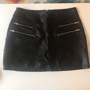 Black faux leather skirt with pockets!